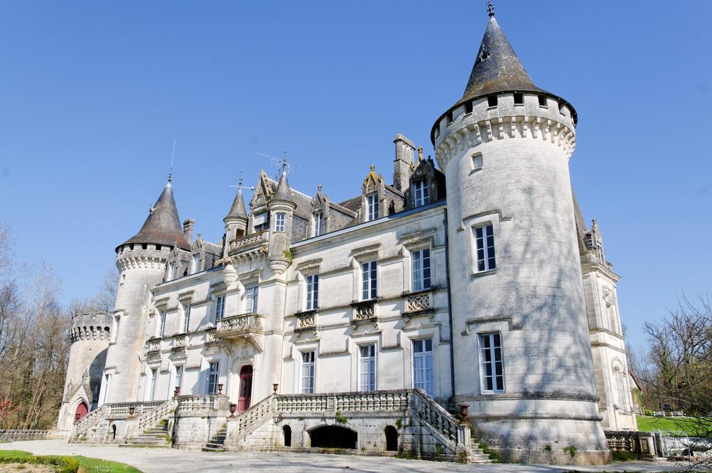 Chateau-Hotel De Nieuil Exteriér fotografie
