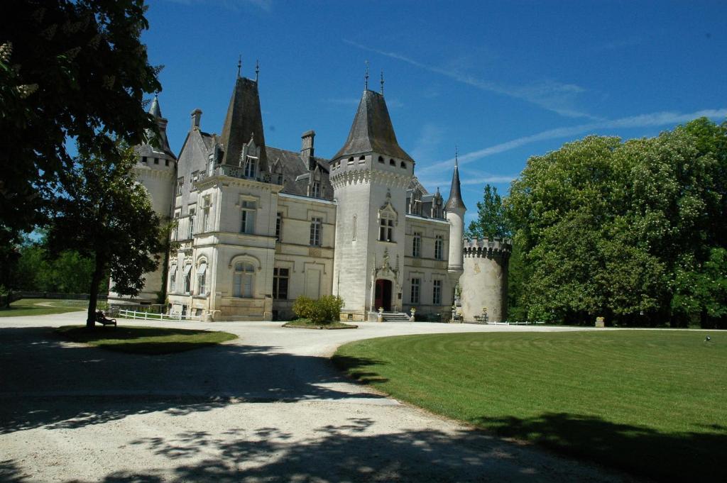 Chateau-Hotel De Nieuil Exteriér fotografie