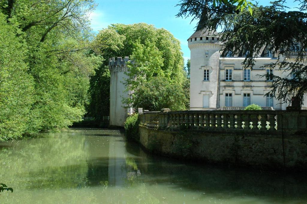 Chateau-Hotel De Nieuil Exteriér fotografie