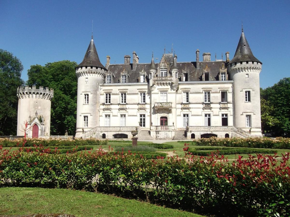 Chateau-Hotel De Nieuil Exteriér fotografie